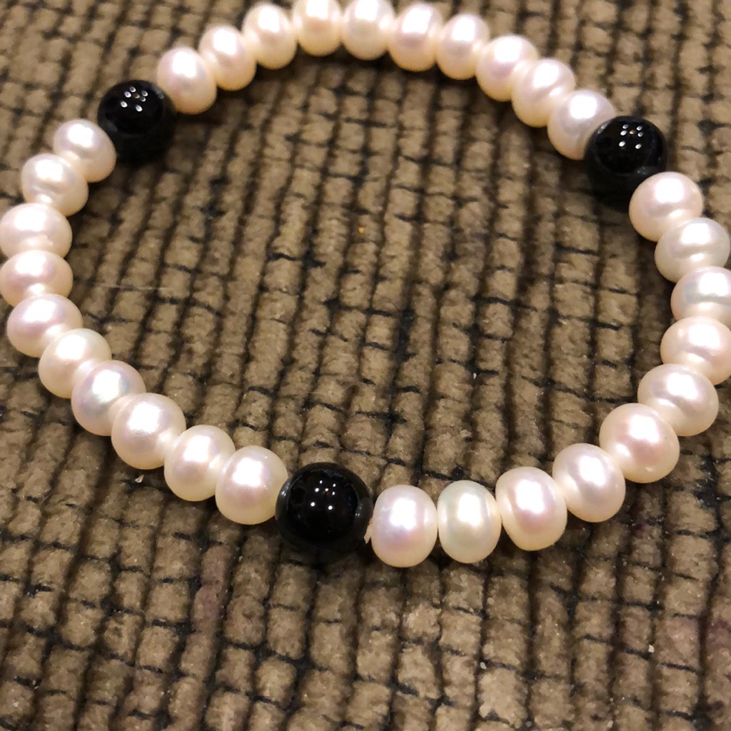 PearlBlack Beaded Bracelet 419